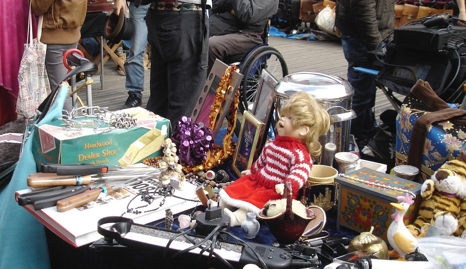 Do you like to visit flea markets? THESE are the things you should never buy second hand!
