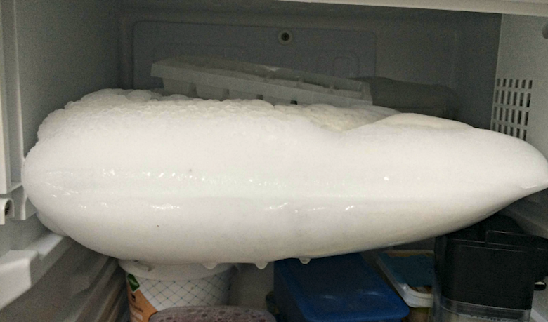 This little trick will make defrosting your freezer so easy!