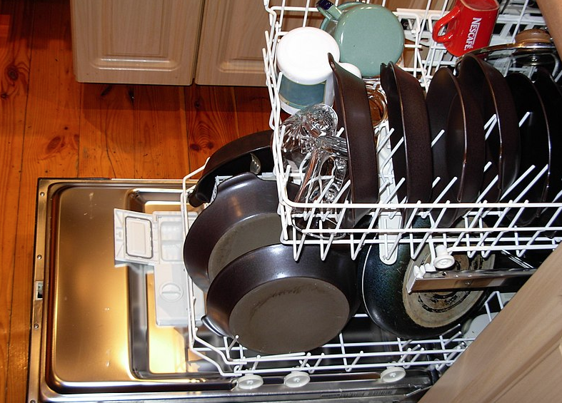 These are the things you always put in the dishwasher but really shouldn't!