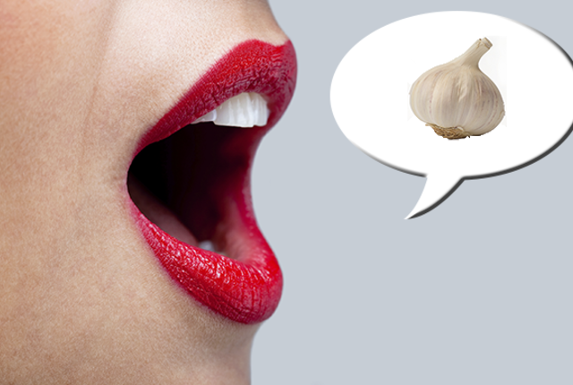 No need to worry about garlic in your Christmas dinner! THIS is how to get rid of garlic breath!