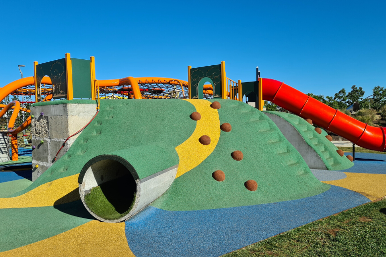 Students raise $300.000 for an inclusive playground