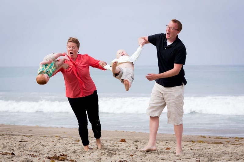 Hilarious Beach Photos Taken At The Perfect Moment