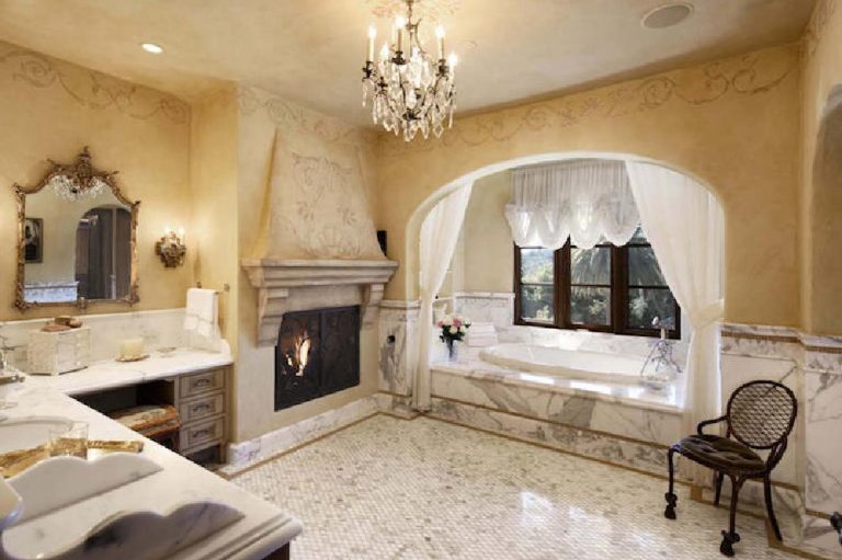 These celebrities live in crazy houses