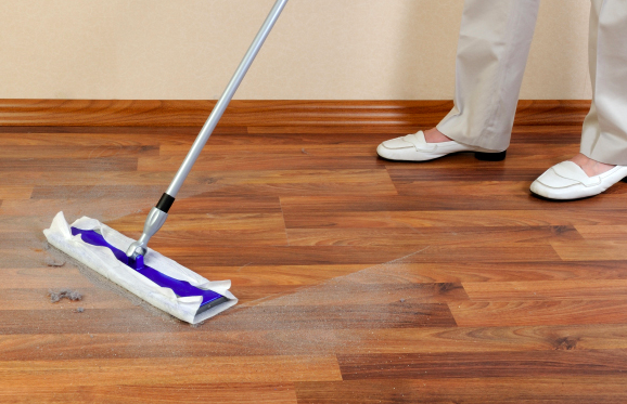After seeing this tip you'll never have to buy a new floor wiper again! This is genius!
