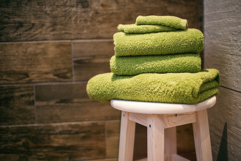 Woman shares ingenious trick to keep towels from getting hard