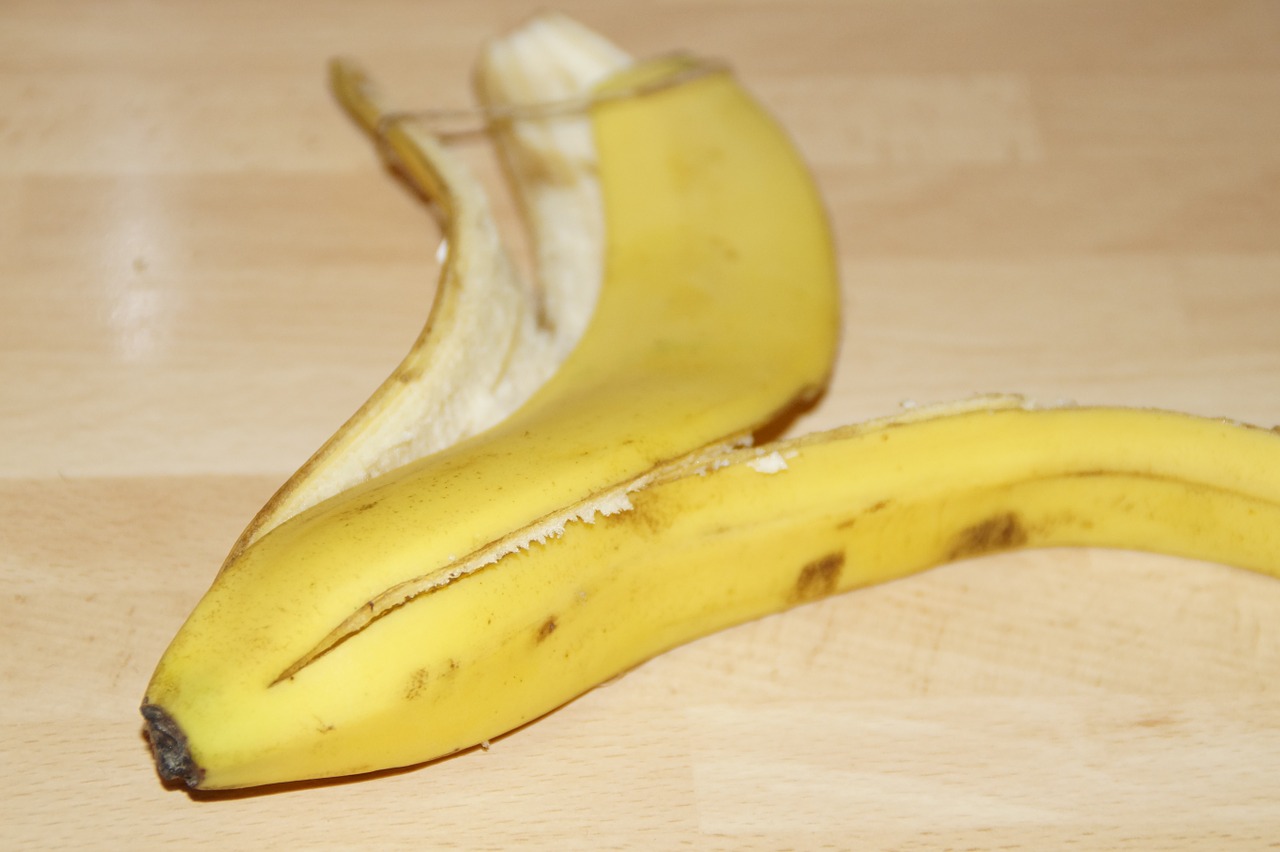 Wow! Did you know you can do THIS with a banana peel and some pantyhose?