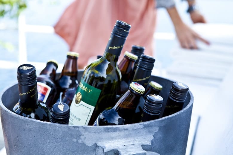 Never have lukewarm drinks again: with this trick cans and bottles will be cool within 5 minutes!