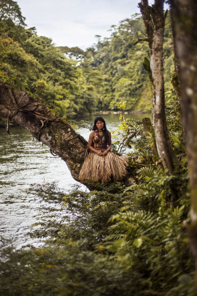 30 beautiful women from around the world
