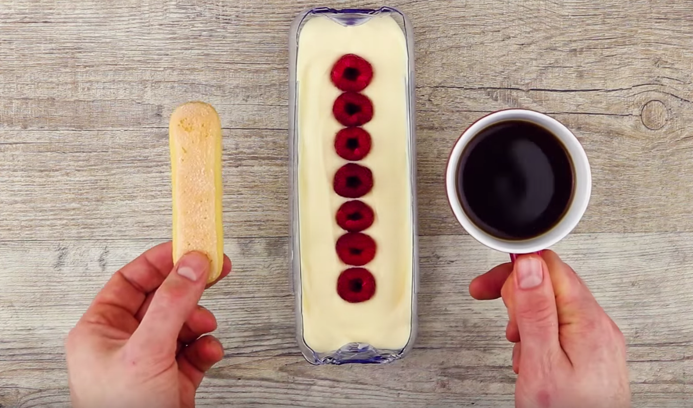 Himbeer-Tiramisu aus der Flasche? Mit diesem genialen Rezept geht das!