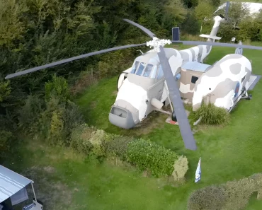 Diese Familie lebt in einem Hubschrauber! Besichtigen Sie den atemberaubenden Umbau ihres Hauses aus der Luft!