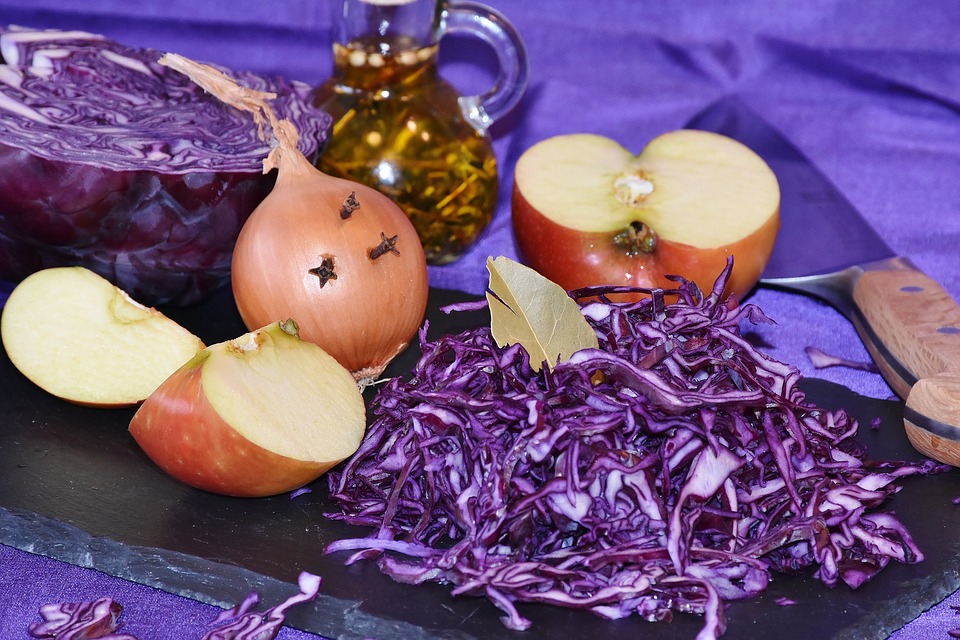 Wie du würzigen Rotkohl ganz einfach selbst zubereitest und warum du dabei sogar abnimmst!