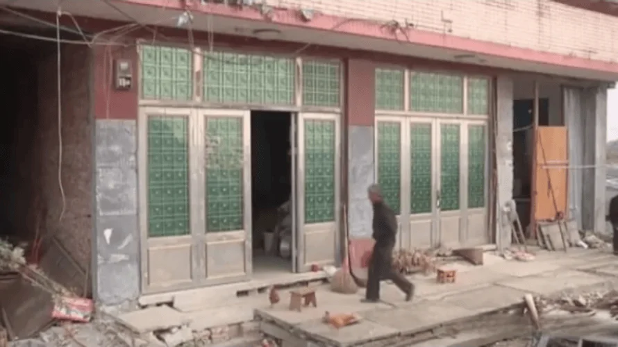 The House That Wouldn’t Move: This Man Fought to Keep His Home
