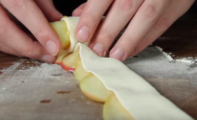 Blätterteig Muffins aufrollen