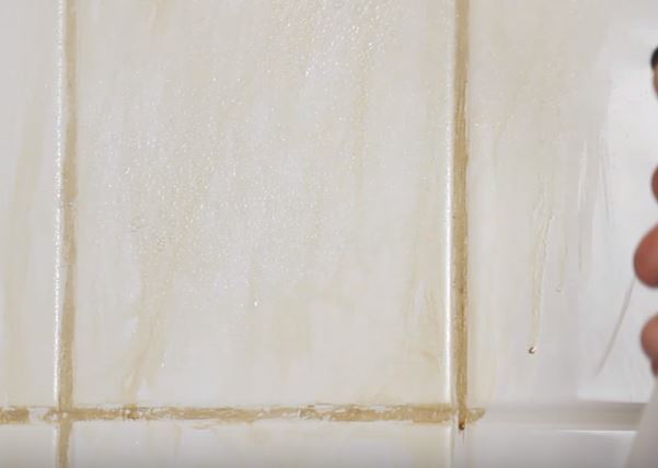 Dusche sauber bekommen mit zwei Zutaten Mix