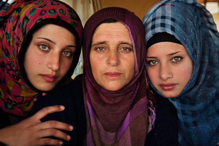 30 beautiful women from around the world