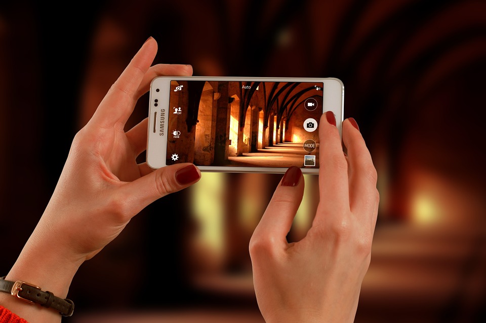 Mit diesen 4 Tipps schießt du immer professionelle Fotos mit dem Handy!