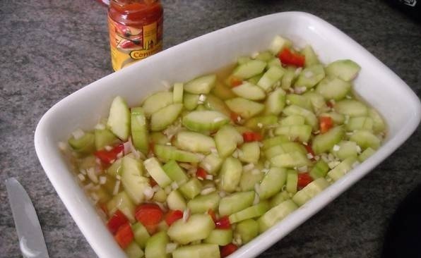 Dieser erfrischende Asiatische Gurkensalat eignet sich ideal für den Frühling!