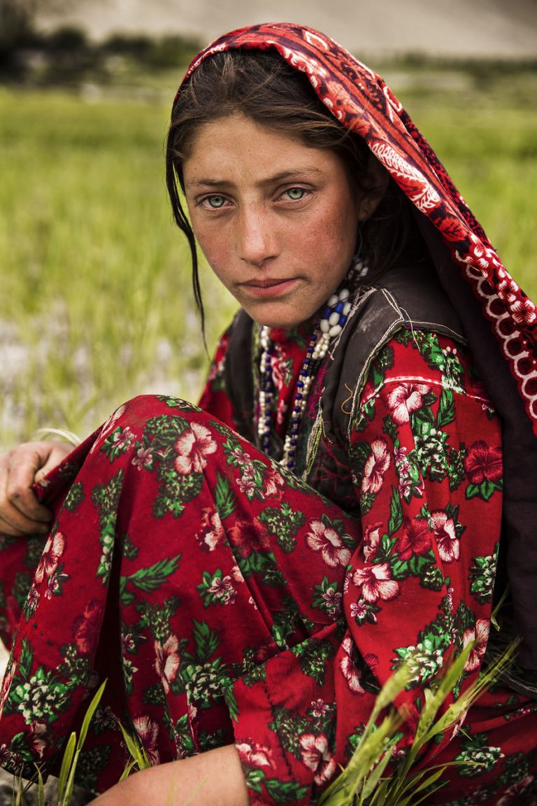 30 beautiful women from around the world