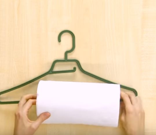 Warum du dir sofort einen Kleiderbügel in die Küche hängen solltest