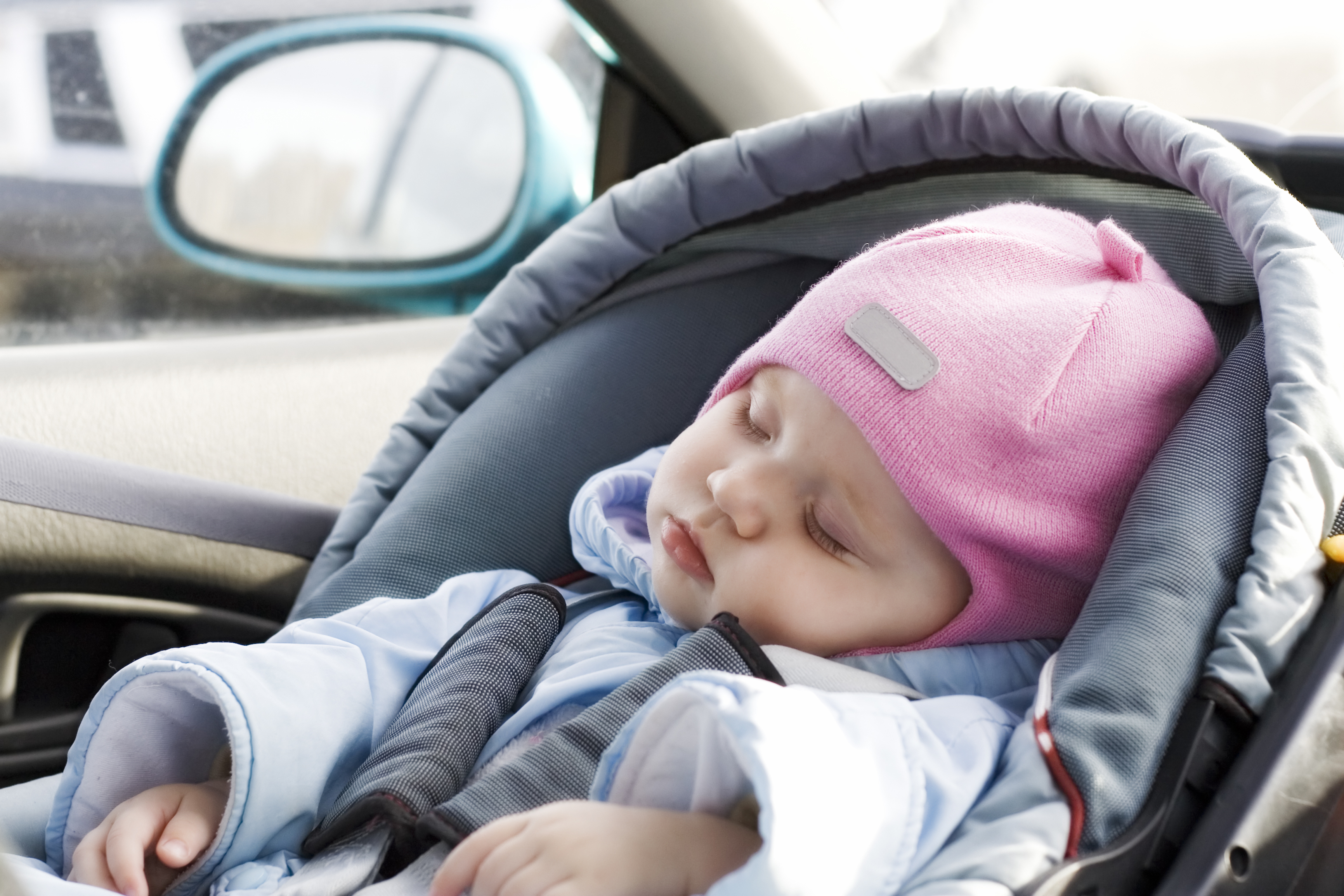 Warum ist es lebensgefährlich sein Kind mit einer Winterjacke im Kindersitz anzuschnallen