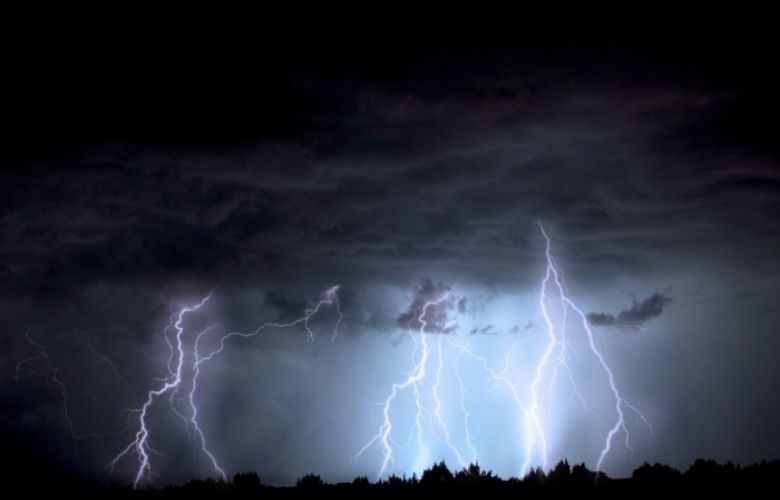 Ein Gewitter zieht auf? So musst du dich verhalten, um wirklich sicher zu sein!