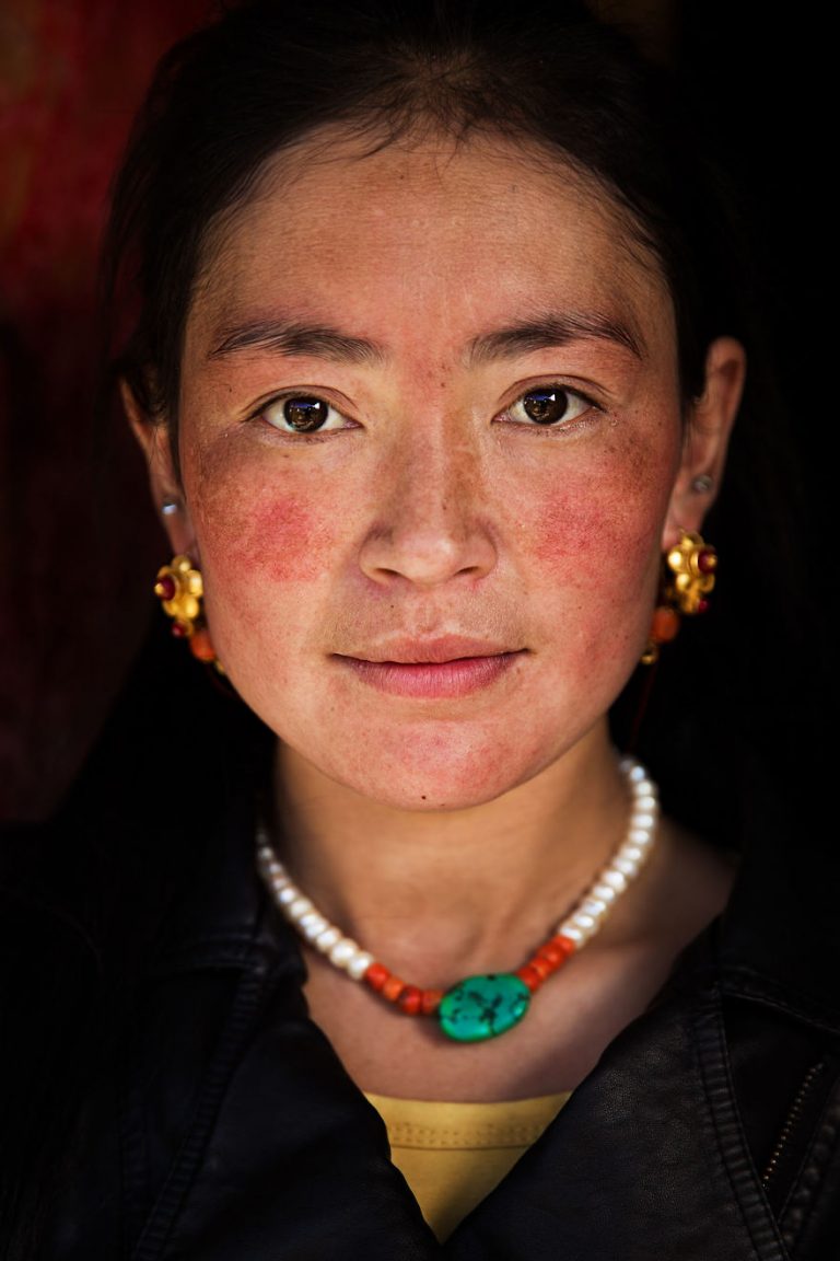 30 beautiful women from around the world