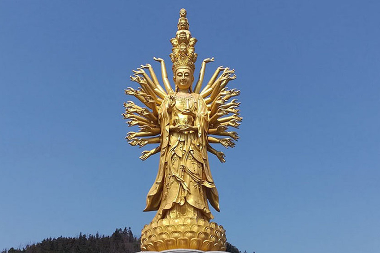 Amazingly Large Statues Found Around The World