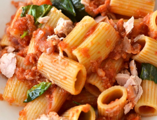 Mhhh: Penne Pesto mit Thunfisch - mal anders! Lecker!