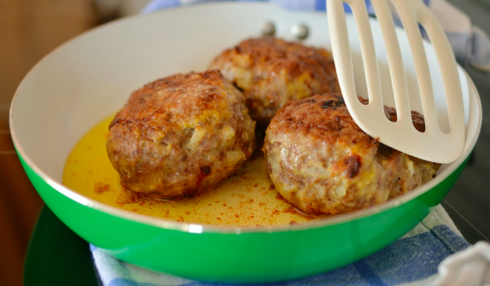 Mit dieser Zutat kreierst du die leckersten Frikadellen der Welt!