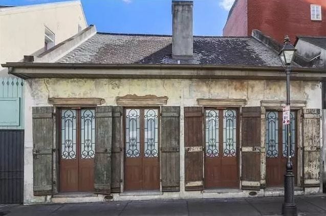 Dieses unscheinbare Haus ist $1.8 Millionen wert. Du glaubst uns nicht? Schau es dir von innen an!