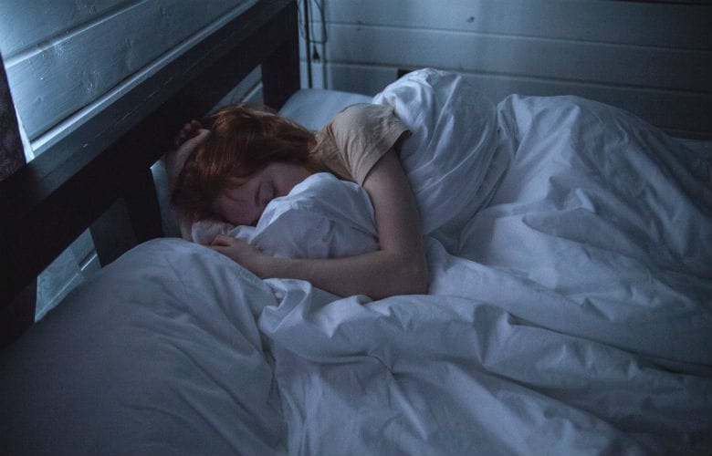 6 Tipps, mit denen man viel weniger schnarcht