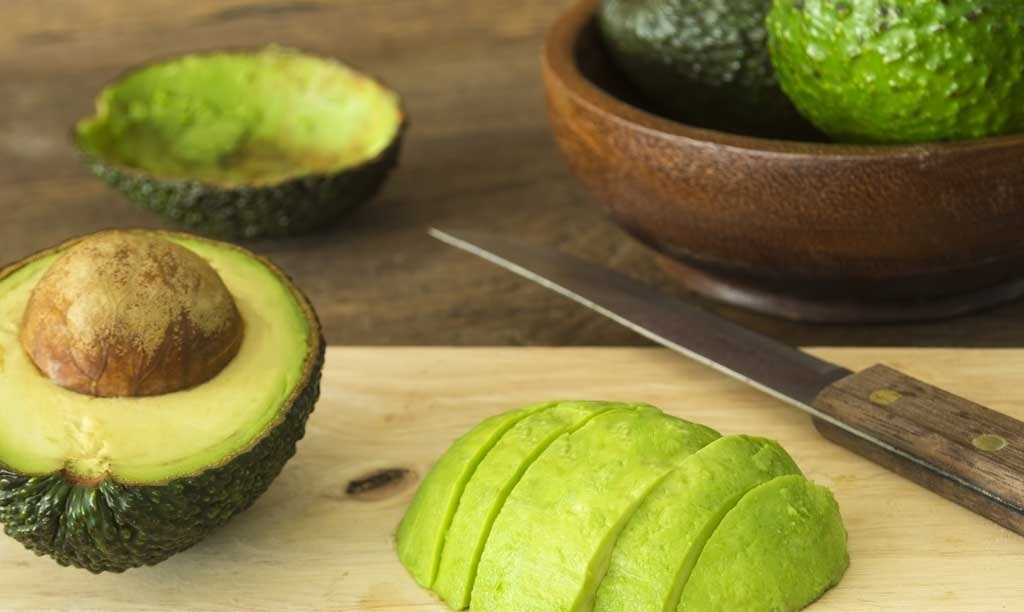 Wow, das passiert in deinem Körper wenn du jeden Tag eine Avokado isst! Supermarkt wir kommen!