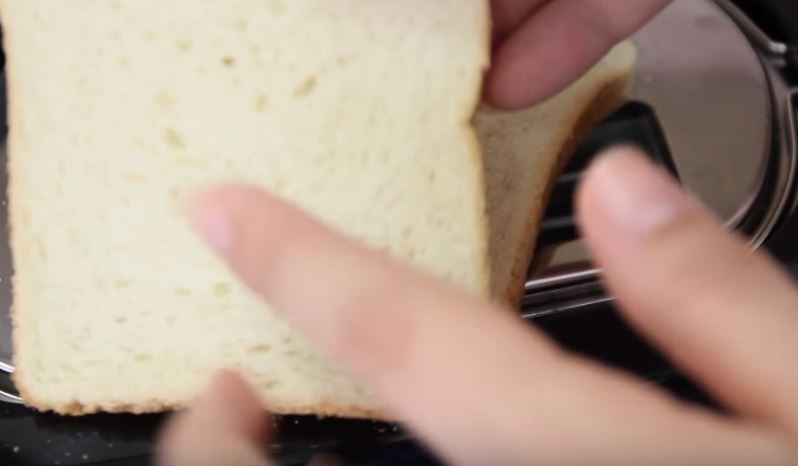 zwei Toastbrotscheiben