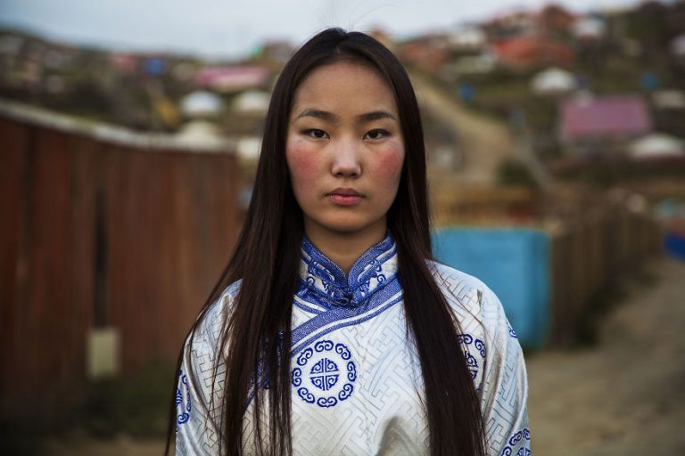 30 beautiful women from around the world