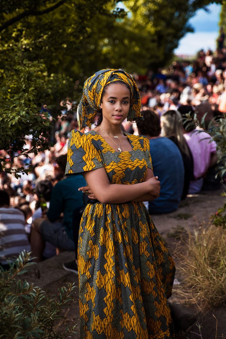 30 beautiful women from around the world
