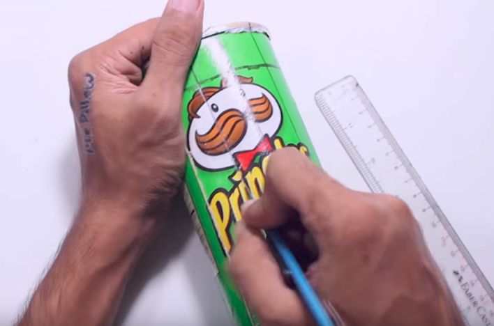 7 Dinge, die man mit leeren Pringles-Dosen machen kann!