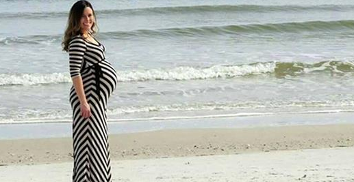 Ein Mann fotografiert seine schwangere Frau und sieht etwas Unglaubliches im Hintergrund