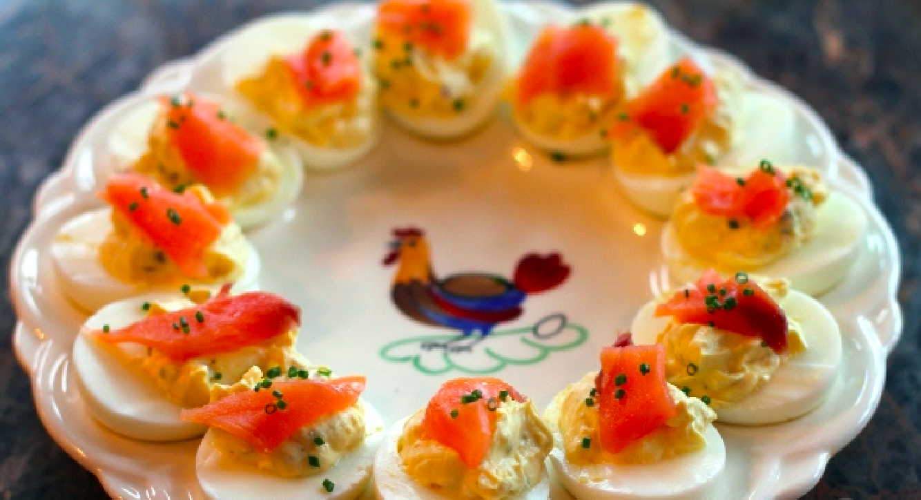 Ostern naht! Diese gefüllte Eier sind perfekt für ein leckeres Osterbrunch!