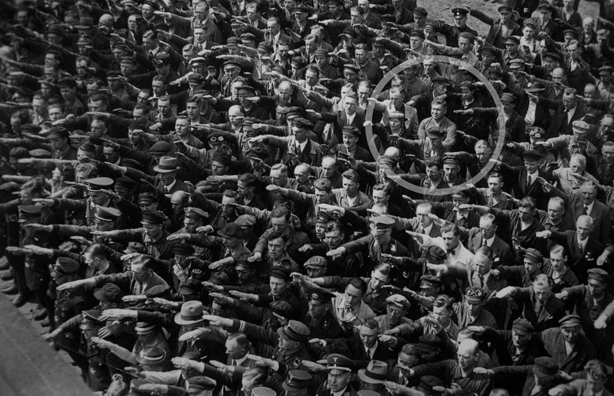 15 historische Fotos, die richtig unter die Haut gehen. Sie werden dich sprachlos machen!