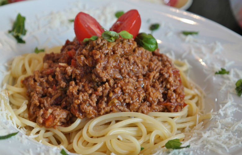 So macht Sternekoch Gordon Ramsay seine berühmte Bolognese Sauce!