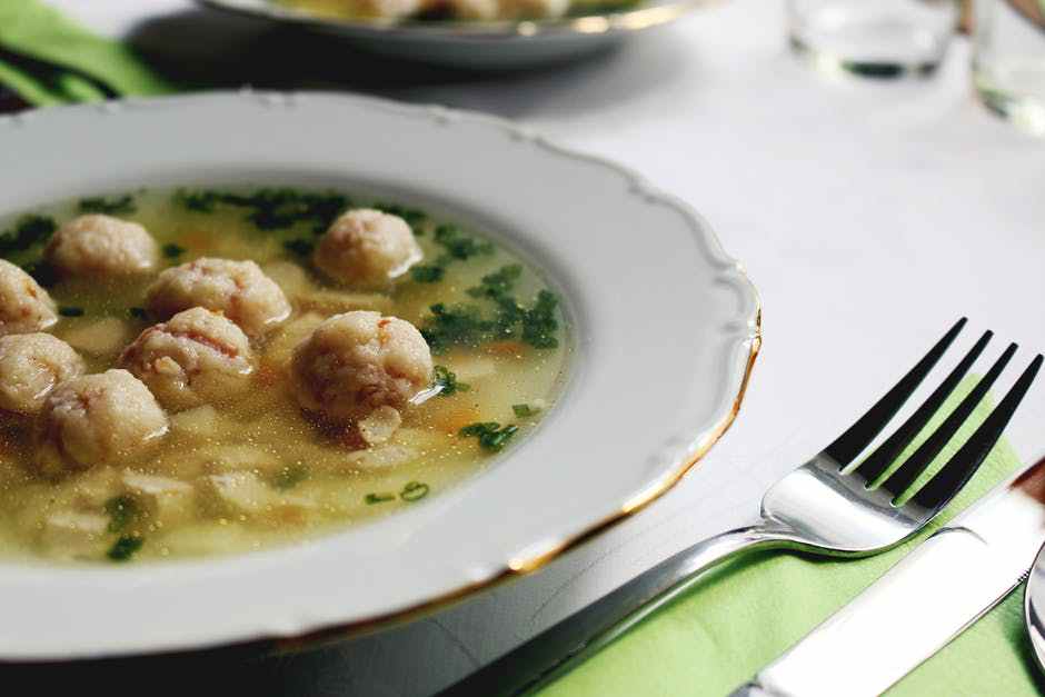 Kämpfst du gegen eine Erkältung an? Diese Hühnersuppe sorgt für eine schnelle Genesung!