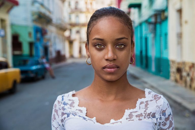 30 beautiful women from around the world