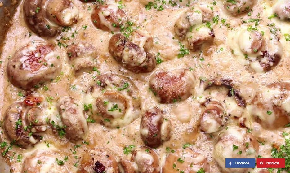 Rezept: sahnige Champignon Käsesoße mit Knoblauch und Speck