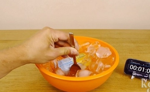 WOW: Mit diesem Trick ist dein zu heißes Getränk innerhalb von 2 (!!!) Minuten abgekühlt!