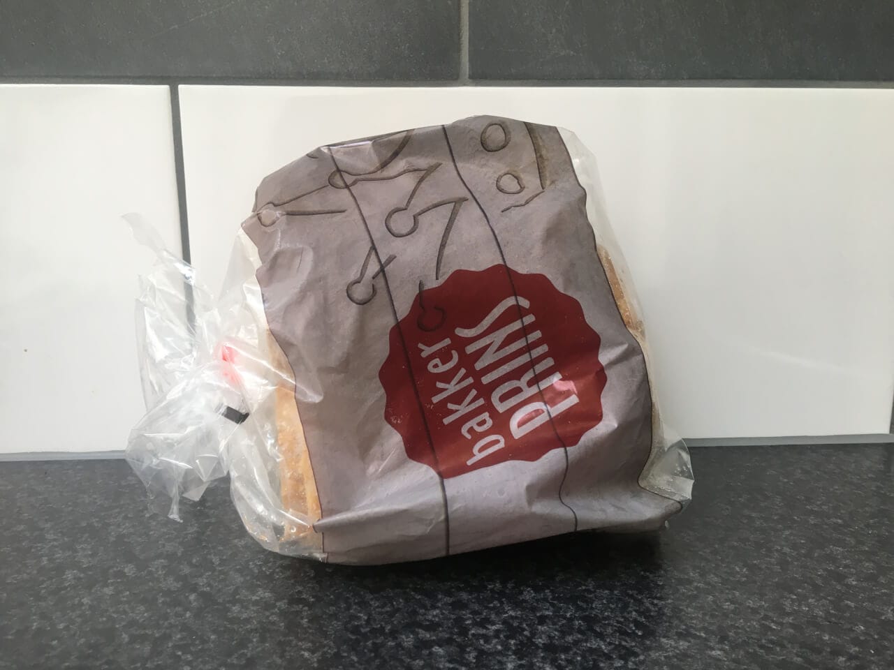 Bewahrst du Brot gerne mal auf der Küchenzeile auf? Das solltest du ab jetzt lieber lassen