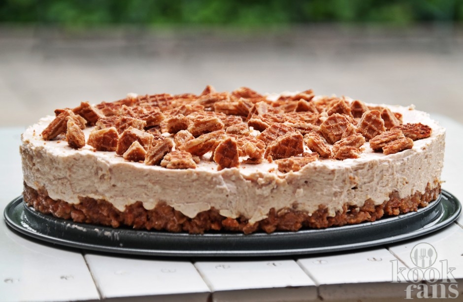Magst du Honigwaffeln? Für diese cremige Honigwaffeltorte brauchst du noch nicht einmal einen Ofen!
