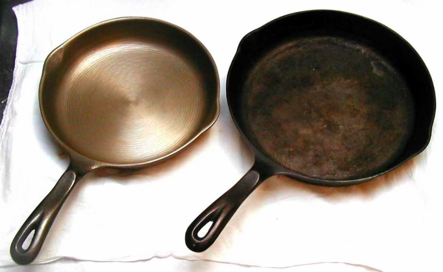 Hartnäckiger Dreck in der Bratpfanne? So bringst du Gusseisen schonend wieder zum strahlen!
