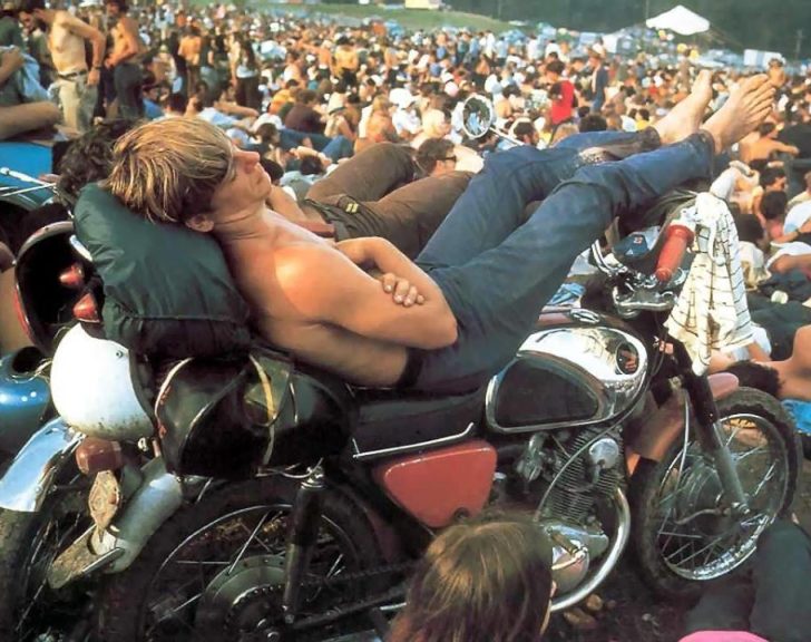 21 Unglaubliche Woodstock-Fotos, die das Gefühl vermitteln, selbst da gewesen zu sein