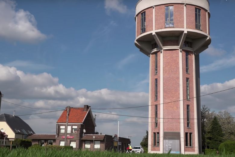 Der Architekt verwandelt den alten Wasserturm in einen wahren Palast