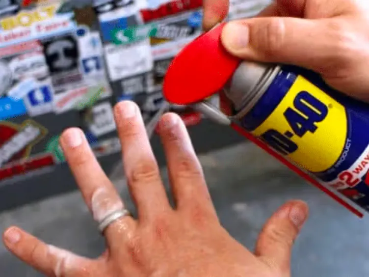 40 großartige WD-40-Hacks, die Sie rund um das Haus verwenden können